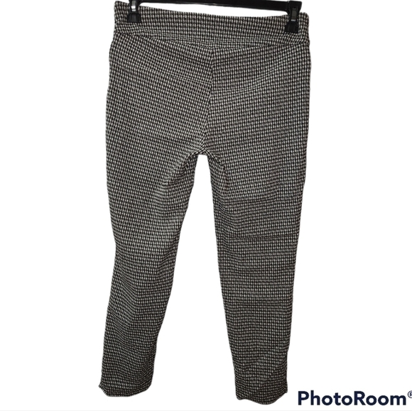 3/$25 - SIZE 10 Kenar Skinny Pants - Picture 2 of 6